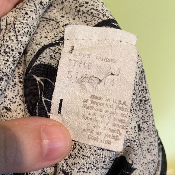 [SOLD] Puffed sleeve maxi dress - Picture 2 of 12